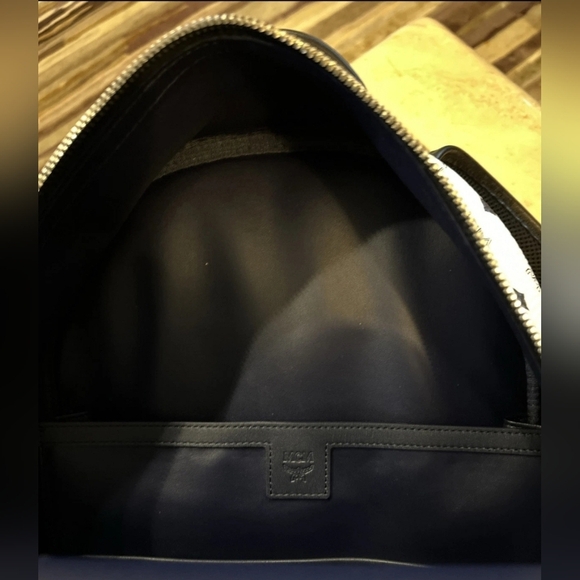 RARE MCM SIZE XL Stark studded Backpack NEW WITH TAGS IN WHITE - Picture 8 of 11